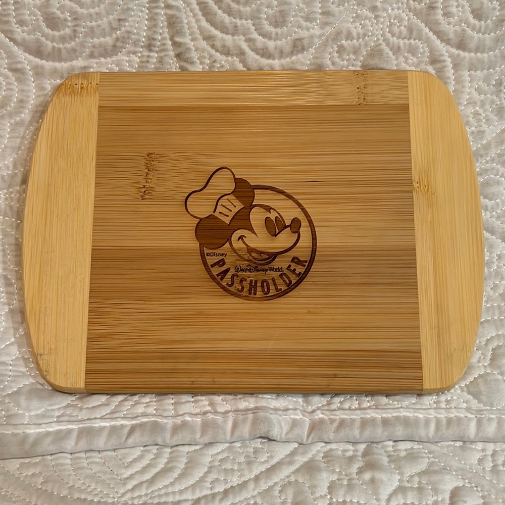 Disney Cutting Board - 2018 Food and‎ Wine Festival - Passholder